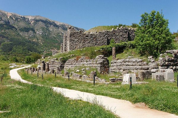 Grecja | Buleuterion w Dodonie - siedziba starożytnej rady greckiej, zwanej bule