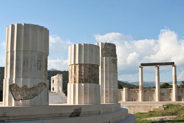 Grecja | Ruiny w Epidauros