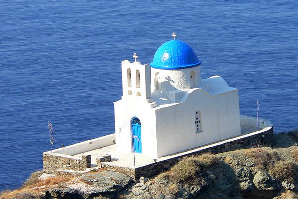 Grecja | Malowniczy grecki kościółek