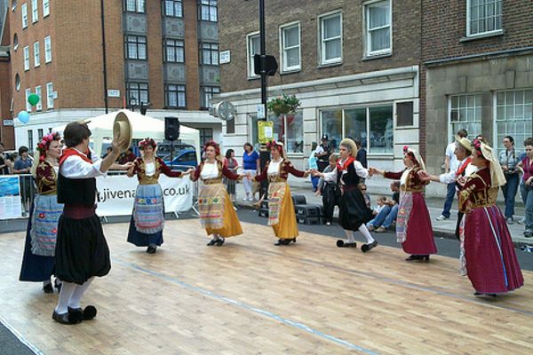 grecja | Tradycyjne stroje i tańce kreteńskie..