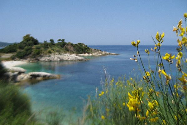 Grecja | Teoretycznie ze znalezieniem nabywcy nie powinno być problemu, któż by nie chciałby mieć takiego widoku z okna?