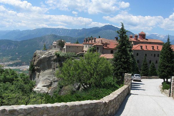 Dla zwiedzających udostępniono 6 zabytkowych klasztorów