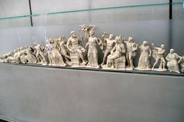 Grecja | W Muzeum Akropolu znajduje się około 4 tys. unikalnych artefaktów