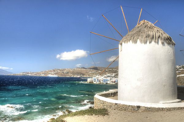 Grecja | Charakterystyczny wiatrak na Mykonos