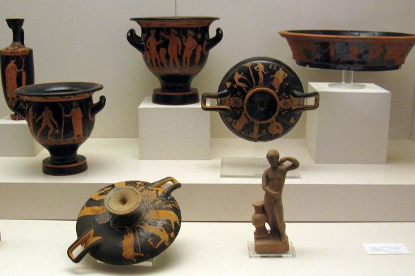 Grecja | Narodowe Muzeum Archeologiczne zostało założone w 1829 roku na Eiginie