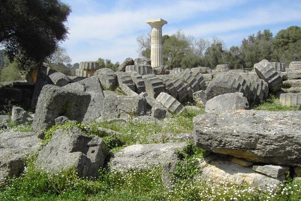 Grecja | Sławny Olimpiejon (świątynia Zeusa) wzniesiony został ok. 460 r. p.n.e.