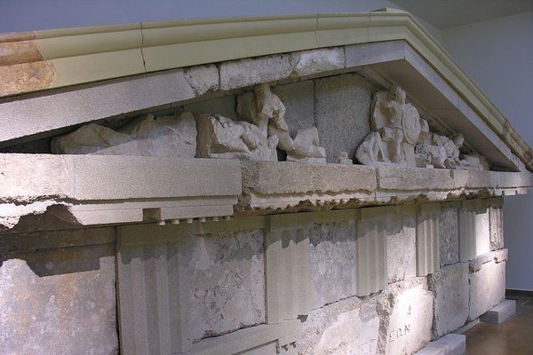 Grecja | Przyczółek świątyni Zeusa w Olimpii