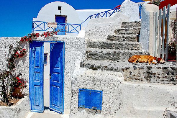 Grecja - Santorini | Charakterystyczna zabudowa miasteczka Oia