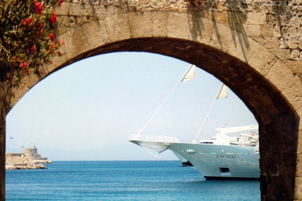 Grecja | Promy i jachty często kursują między wyspami, Grecja jest liderem w tzw. 