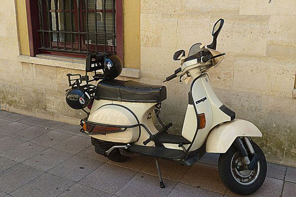 Grecja | Popularnym środkiem transportu na Zakintos są też skutery